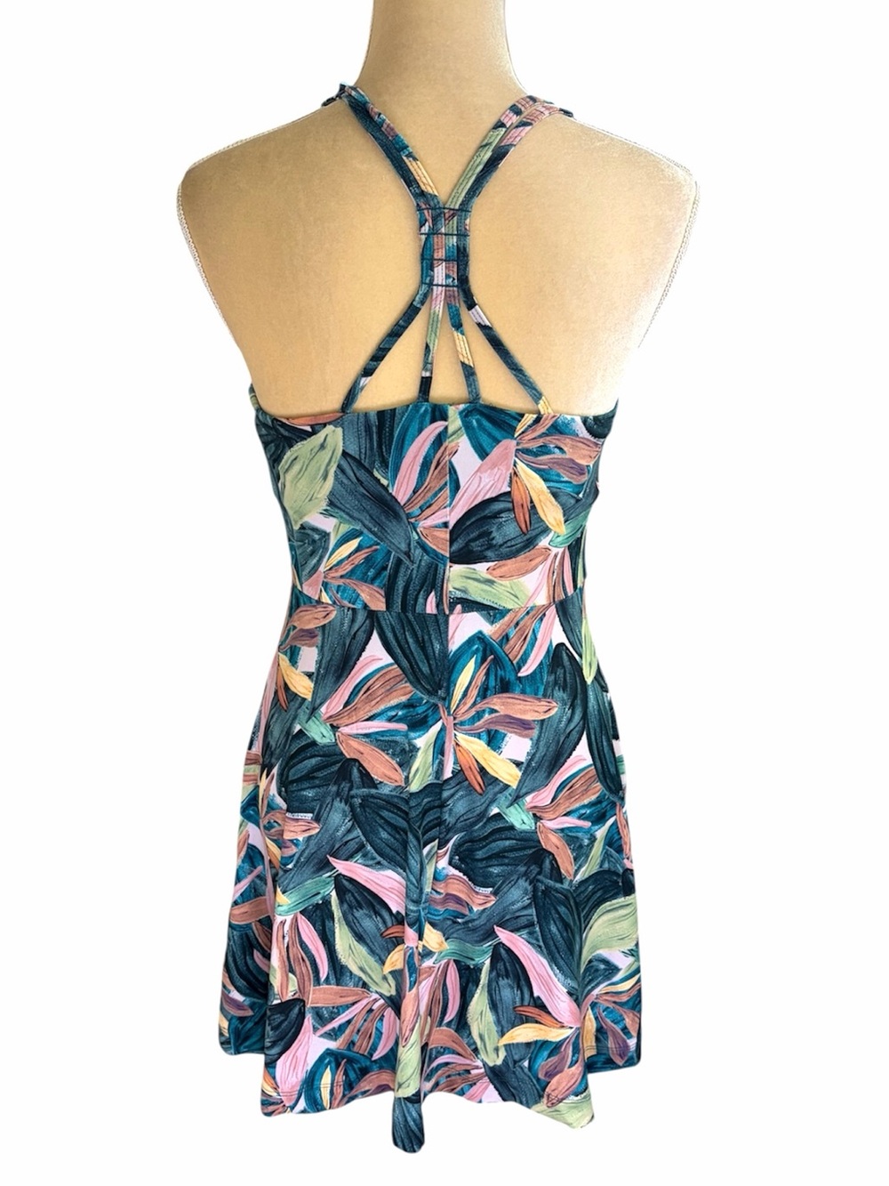 Title Nine Surefire Built-In Bra Stretch Dress Small - Picture 3 of 10